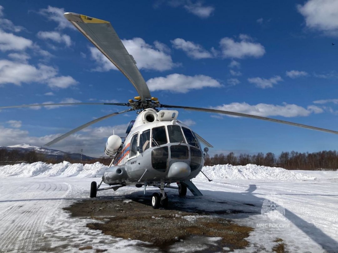 На Камчатке борт МИ-8 МЧС России вылетел для эвакуации туристов, на которых сошла лавина